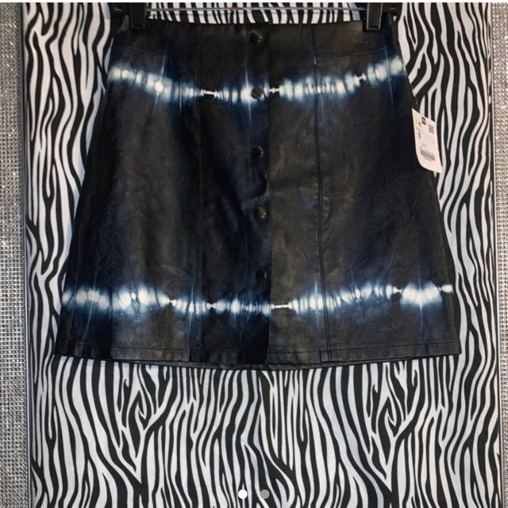 Zara Mini-Skirt, Size Small